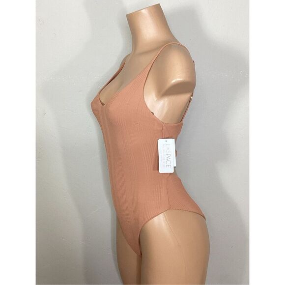New. L*SPACE Gianna one piece. Small. Retails $194 - Picture 5 of 9